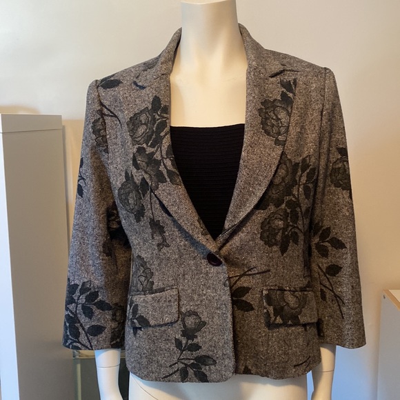 Le Chateau Size Large  Exc Shape 3/4 Sleeve 1 button - Picture 2 of 15